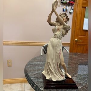 Giuseppe Armani Cream Ceramic Dancing Woman Figurine
